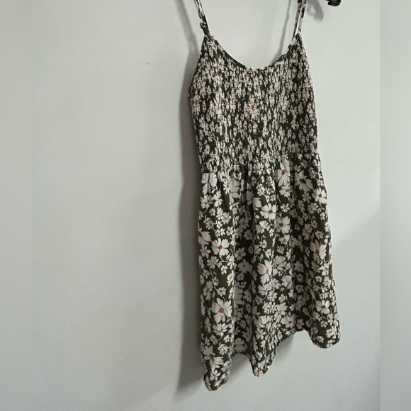 Forever 21 Daisy Sun Dress - Picture 5 of 7